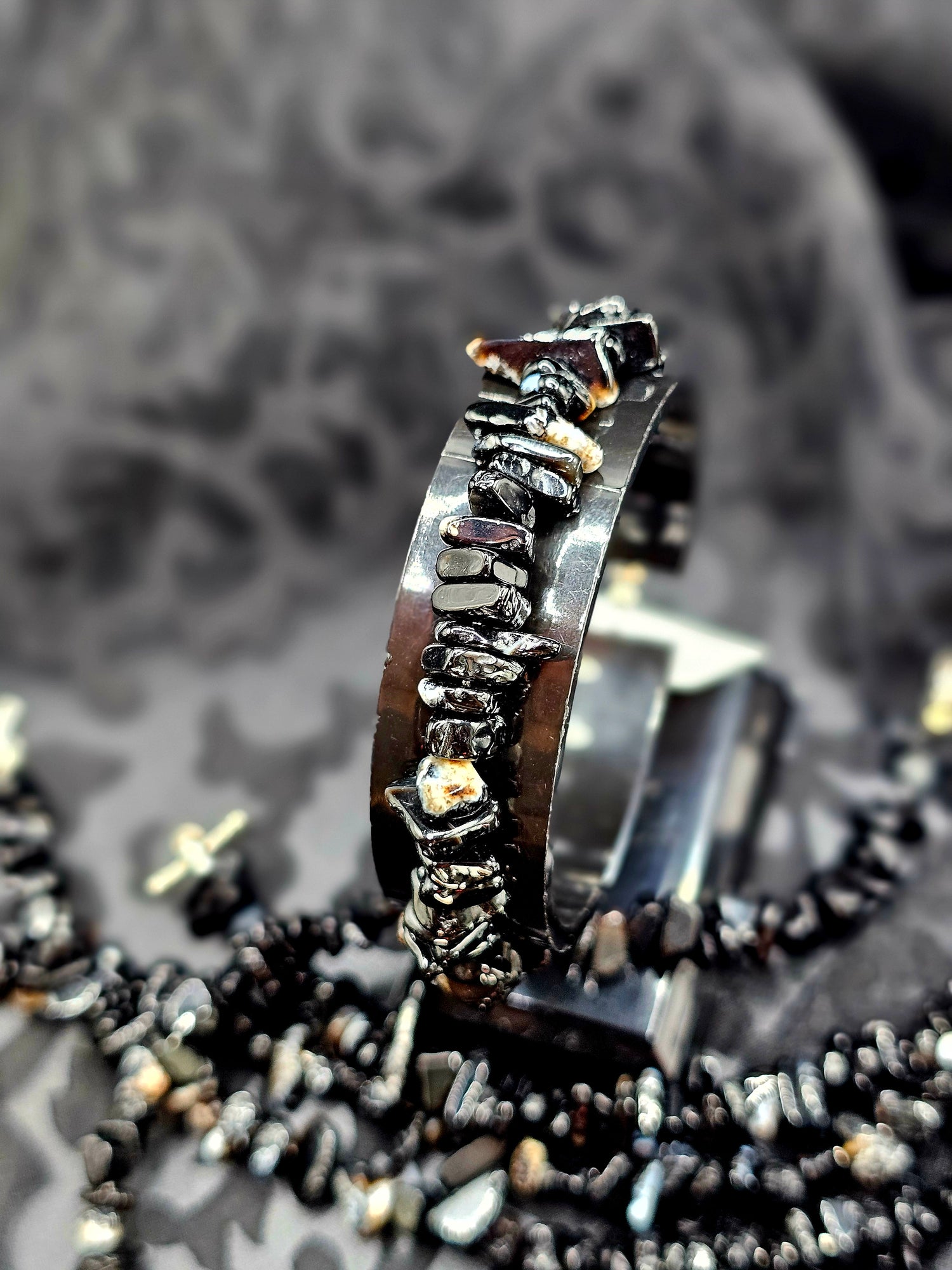 Chips - Black & Brown